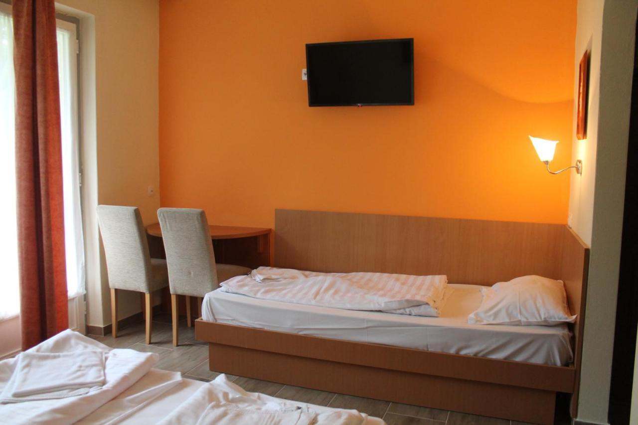 Zur Post Bed & Breakfast Lackenhof Exterior photo